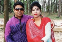 প্রভাষকের সঙ্গে ঘনিষ্ট মুহুর্তের ছবি, স্ত্রীর স্বীকৃতি চান কলেজছাত্রী