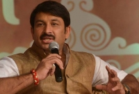 শিক্ষিকাকে ধমক আর নায়িকার সামনে নতজানু সাংসদ