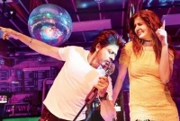 জানেন প্রথম দিনেই কত কোটির ব্যবসা করল শাহরুখ-অনুষ্কার ’যব হ্যারি মেট সেজল’?