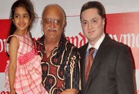 ছেলেকে সম্পত্তি দিয়ে এখন ঘর ছাড়া দেশের বিখ্যাত শিল্পপতি