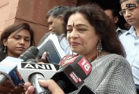 ‘মেয়েদের নয়, ছেলেদেরই রাতে ঘরের মধ্যে রাখা উচিত,’ মন্তব্য বিজেপি সাংসদের