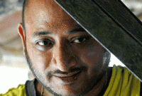 যে কারণে সাধারণ কর্মীদের হাতে চরম মার খেলেন অভিনেতা লামা