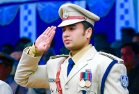 যে পুলিশ অফিসার বহু নারীর রাতের ঘুম কেড়ে নিয়েছেন!