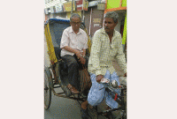 আমার দেশের মেম্বাররাও পাজেরো হাঁকিয়ে দাঁপিয়ে বেড়ান