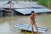 অন্ধকার দিনাজপুরে পানিবন্দি ৬ লাখ মানুষ