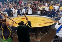 ১০ হাজার ডিম দিয়ে  তৈরি হলো ‘জায়েন্ট’ ওমলেট!