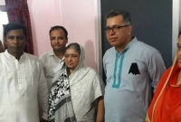 'আ. লীগের সেই দু:সময়ে লাইসেন্সড বন্দুক হাতে একাই দাঁড়িয়েছিলেন ভাবী'