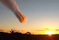 আকাশে ঝুলছে একরাশ মেঘ! এটা আসলে কি?