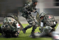 ভারতের সঙ্গে যুদ্ধ করতে গোপন জায়গায় ট্যাংক-হেলিকপ্টার সাজিয়েছে চীন