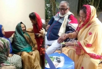 শোকে পাথর নায়করাজ রাজ্জাকের স্ত্রী লক্ষ্মী