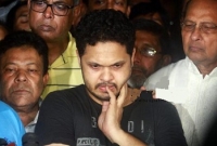 শহীদ মিনারে শ্রদ্ধা শেষে রাজ্জাকের দাফন বিকালে শহীদ মিনারে শ্রদ্ধা শেষে রাজ্জাকের দাফন বিকালে