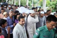 শাকিব খান বয়ে নিয়ে যান নায়করাজের মরদেহ, সঙ্গে সম্রাট, বাপ্পারাজও