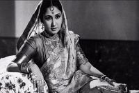 কী কারণে ৩ তালাকের শিকার হয়েছিলেন ভারতীয় জনপ্রিয় অভিনেত্রী মীনা?