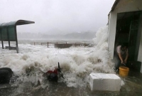  চীনে টাইফুন ‘হ্যাটো’র আঘাত, নিহত ৫