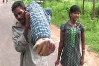 স্ত্রীর মরদেহ নিয়ে হেঁটে যাওয়া সেই স্বামী এখন বিরাট ধনী!