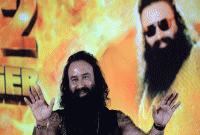 কে এই 'রকস্টার বাবা' গুরু রাম রহিম সিং? এই ধর্মগুরুকে ঘিরে এত বিতর্ক কেন?