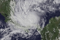 ধেয়ে আসছে ‌‌'হার্ভে' আতঙ্কে কাঁপছে আমেরিকা