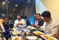  মৌসুমী-ওমর সানির রেস্তোরাঁয় শাকিব খান!