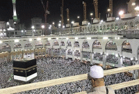 আজ সোমবার পবিত্র হজ, লাব্বাইক আল্লাহুম্মা লাব্বাইক ধ্বনিতে মুখরিত আরাফাত ময়দান