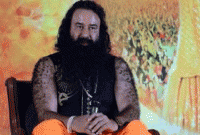 ১০ বছরের কারাদণ্ড পেয়ে কেঁদে ক্ষমা চাইলেন রাম রহিম