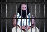 কারাগারে রাম রহিমকে মিষ্টি খাওয়ালেন তার স্ত্রী