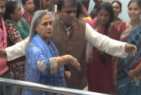 প্রকাশ্যে মেজাজ হারালেন অমিতাভ বচ্চনের স্ত্রী জয়া