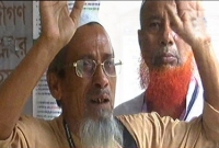 ‘আল্লাহ্ তোমার কাছে বিচার দিলাম, নবীর কবর দেখতে পারলামনা’