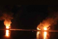 রোহিঙ্গা বোঝাই তিন নৌকায় ক্ষুব্ধ এলাকাবাসীর আগুন