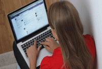 ফেসবুক থেকে কীভাবে 'লগ আউট' করব- জানতে পুলিশের কাছে মেসেজ!