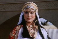 মার সহ্য করেও তিন সন্তানের বাবাকে ভালোবাসতেন এই বিখ্যাত অভিনেত্রী