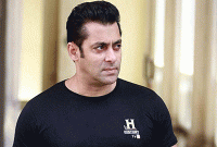  ফ্যানের মোবাইল ফোন ভাঙলেন সালমান খান!