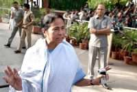  মমতাকে ‘ঘিরে ফেলার’ কাজ কি শুরু হয়ে গেল! সত্যি হলে অশনি সংকেত