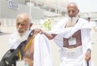 সত্যিকারের বন্ধু তারা, ২৫ বছর অপেক্ষা করে এক সঙ্গে হজ পালন