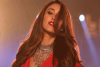 সানি লিওন, এষা গুপ্তর পর এই কেমন উত্তাপ ছড়ালেন ইলিয়েনা!