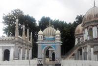 আলহামদুলিল্লাহ, এই মসজিদে ৮৬ বছরে একবারও কোরআন তেলাওয়াত থামেনি