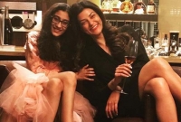 বিয়ে না করেই মা হয়েছিলেন সুস্মিতা সেন! সেই মেয়ের বয়স এখন ১৮