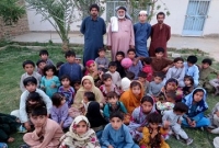 এই ট্রাক ড্রাইভারের ৫৪টি সন্তান ৬টি বউ!