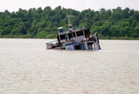 শরীয়তপুরে ঘাটে ৩টি লঞ্চ ডুবে নিখোঁজ ২০