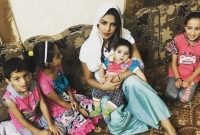 উদ্বাস্তু মুসলিম শিশুদের পাশে দাঁড়িয়ে সমালোচনার মুখে প্রিয়াঙ্কা চোপড়া