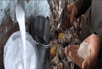 দুধের সাথে মেশানো হচ্ছে গুঁড়ো সাবান, কেনো জানেন?