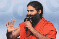 ‘ভণ্ডবাবা’দের তালিকায় রামদেবের নাম নেই কেন? উঠছে প্রশ্ন