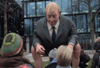 নিউজিল্যান্ডে মন্ত্রীর প্যান্ট খোলা ভাস্কর্য নিয়ে বিতর্ক