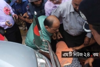 শিক্ষামন্ত্রীর পা জাপটে শুয়ে পড়লেন শিক্ষকরা শিক্ষামন্ত্রীর পা জাপটে শুয়ে পড়লেন শিক্ষকরা