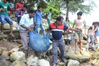 ইলিশ ধরতে গিয়ে এ কি উঠলো জালে! হতবাক জেলেরা!