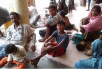 বৃদ্ধ মা-বাবাকে পাহাড়ে রেখে আসতে বাধ্য হলো ছেলে