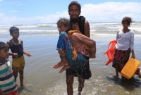 শখের গাড়ি কেনার জমানো টাকা অসহায় রোহিঙ্গাদের দিয়ে দিলেন মেহেদি