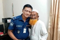  অসহায় শত বছরের বৃদ্ধার দায়িত্ব নিলেন ময়মনসিংহের ওসি