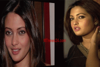 কে এই নতুন সানি লিওন? অশ্লীল দৃশ্যে ঝড় তুললেন!