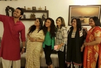 আলমগীর-রুনা লায়লার বাসায় আরিফিন শুভ ও ঋতুপর্ণার জম্পেশ আড্ডা