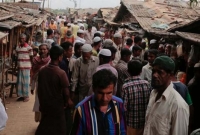 ক্যাম্প ছেড়ে পালাচ্ছে রোহিঙ্গারা